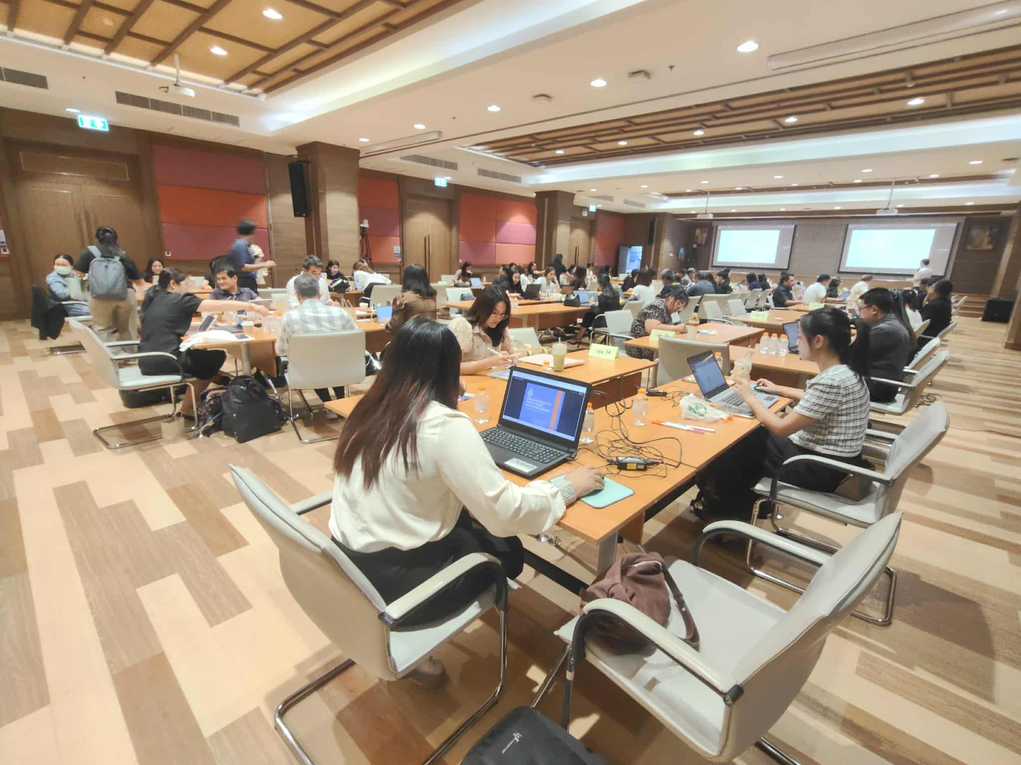 ฝ่ายประกันคุณภาพการศึกษา ศูนย์ความเป็นเลิศการเรียนการสอน จัดโครงการฝึกอบรมเชิงปฏิบัติการ เรื่อง เกณฑ์ AUN-QA ระดับสถาบัน (Version 3.0)